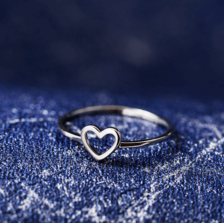 Heart Charm Delicate Ring | Timeless Elegance