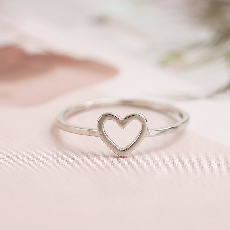 Heart Charm Delicate Ring | Timeless Elegance