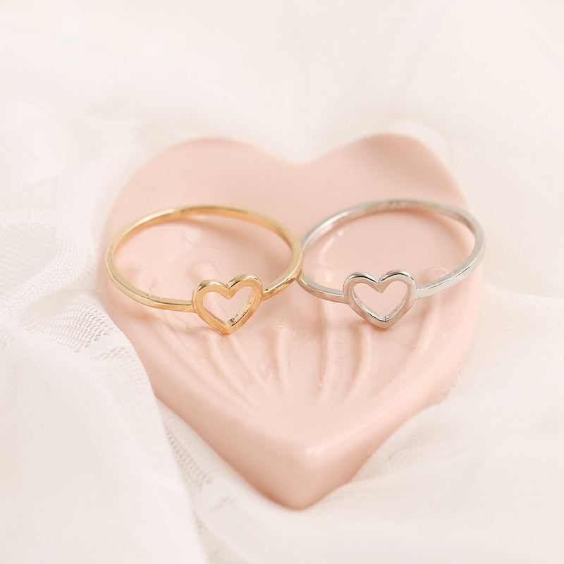 Heart Charm Delicate Ring | Timeless Elegance