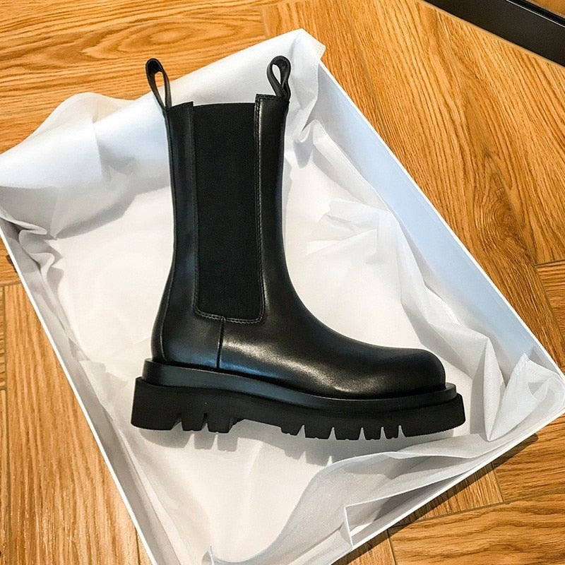 Luxe Chelsea Boots | Elegant Leather Footwear