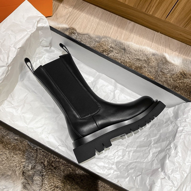 Luxe Chelsea Boots | Elegant Leather Footwear