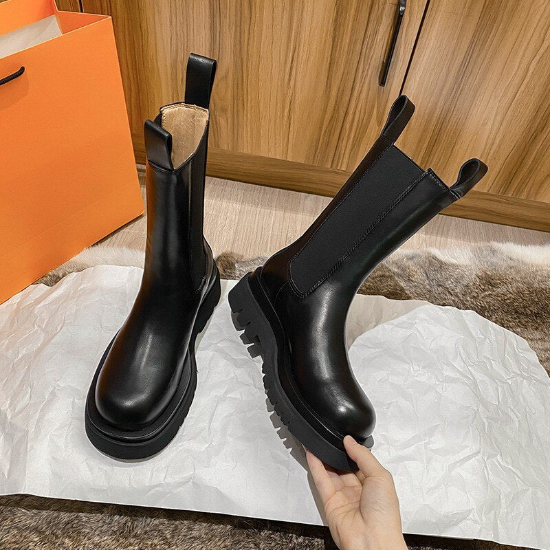 Luxe Chelsea Boots | Elegant Leather Footwear