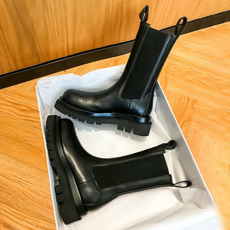 Luxe Chelsea Boots | Elegant Leather Footwear