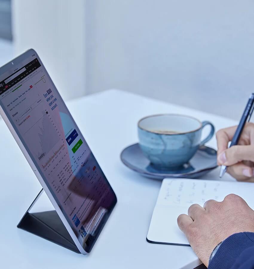 MOFT Magnetic Tablet Stand | Multi-Angle Flexibility and Sleek Design