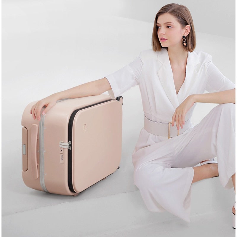 Compact Spinner Luggage | Smart Organization & Effortless Maneuverability