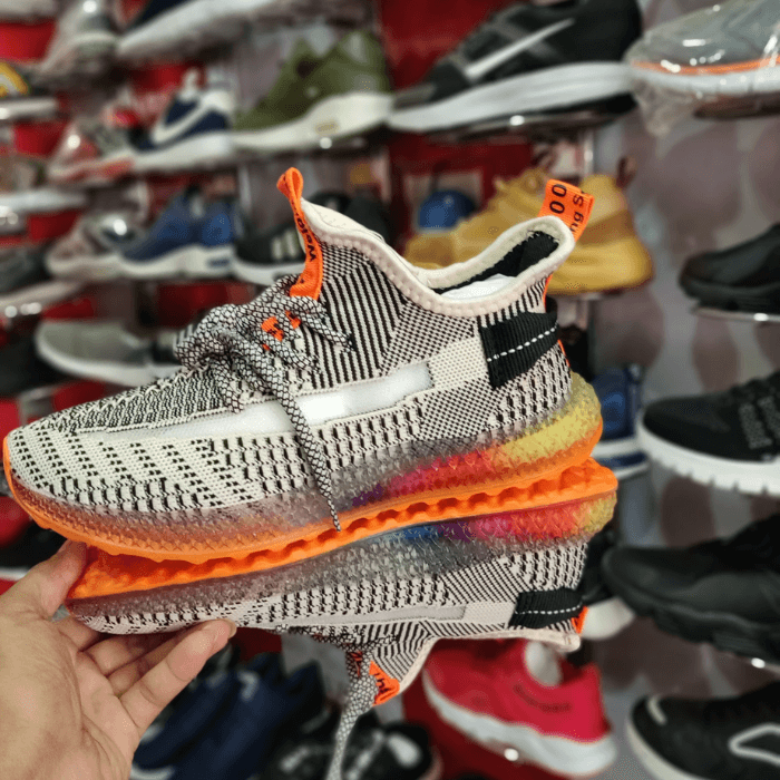 Dynamic Sport Sneakers | Vibrant Sole Design