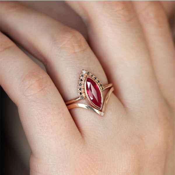 Elegant Gemstone Rings | Exquisite Craftsmanship