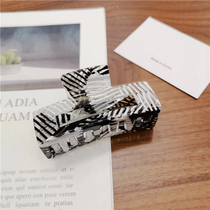 Fashionable Hair Claw Clips | Trendy Patterns & Stylish Accessories