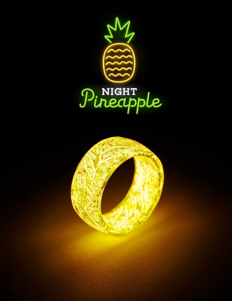 Glowstone Mood Ring | Radiant Illumination