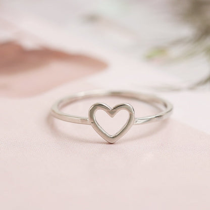 Heart Charm Delicate Ring | Timeless Elegance